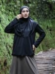 LINE_ALBUM_Sidra pants,scarf mono flower_251223_5