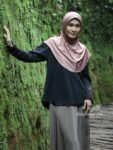 LINE_ALBUM_Sidra pants,scarf mono flower_251223_9