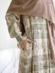 LINE_ALBUM_Shaumi,Sidra pants,scarf mono flower_260310_24