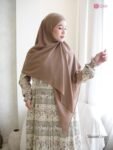 LINE_ALBUM_Shaumi,Sidra pants,scarf mono flower_260310_24
