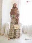 LINE_ALBUM_Shaumi,Sidra pants,scarf mono flower_260310_24