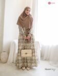 LINE_ALBUM_Shaumi,Sidra pants,scarf mono flower_260310_24
