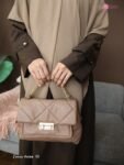 LINE_ALBUM_Noura, Nada blouse_260925_4