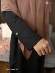 LINE_ALBUM_Noura, Nada blouse_260925_51