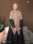 LINE_ALBUM_Noura, Nada blouse_260925_51